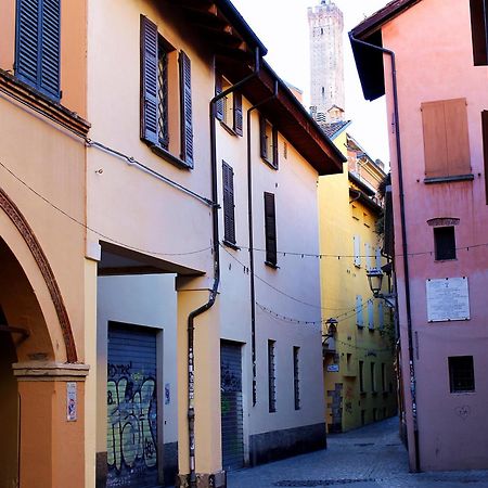 Appartamento Alle Due Torri Bologna Luaran gambar