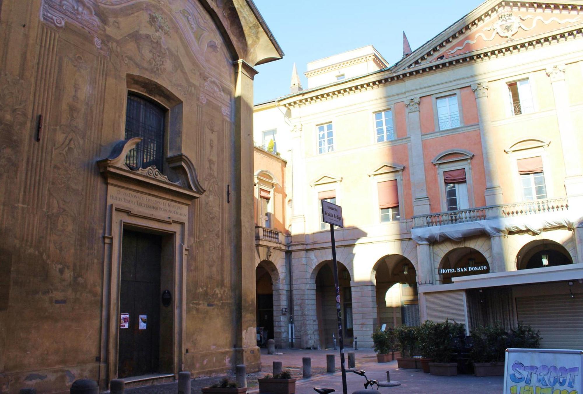 Appartamento Alle Due Torri Bologna Luaran gambar