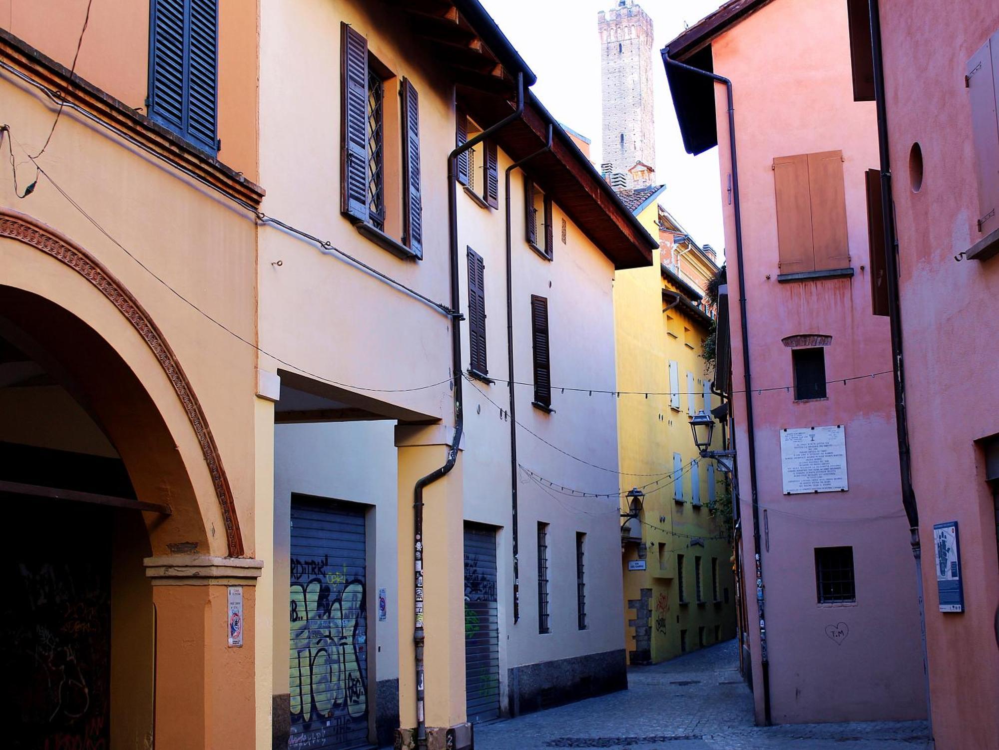 Appartamento Alle Due Torri Bologna Luaran gambar
